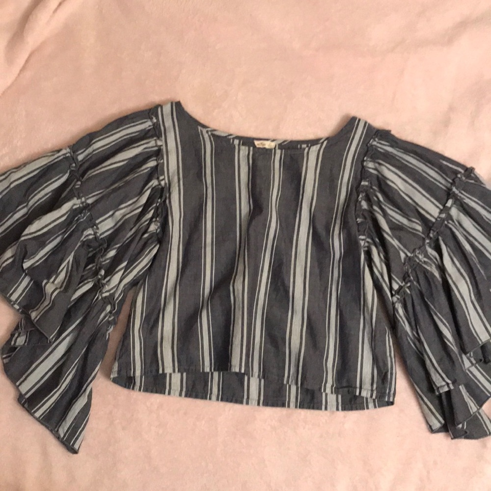 Women’s Small Hollister Crop